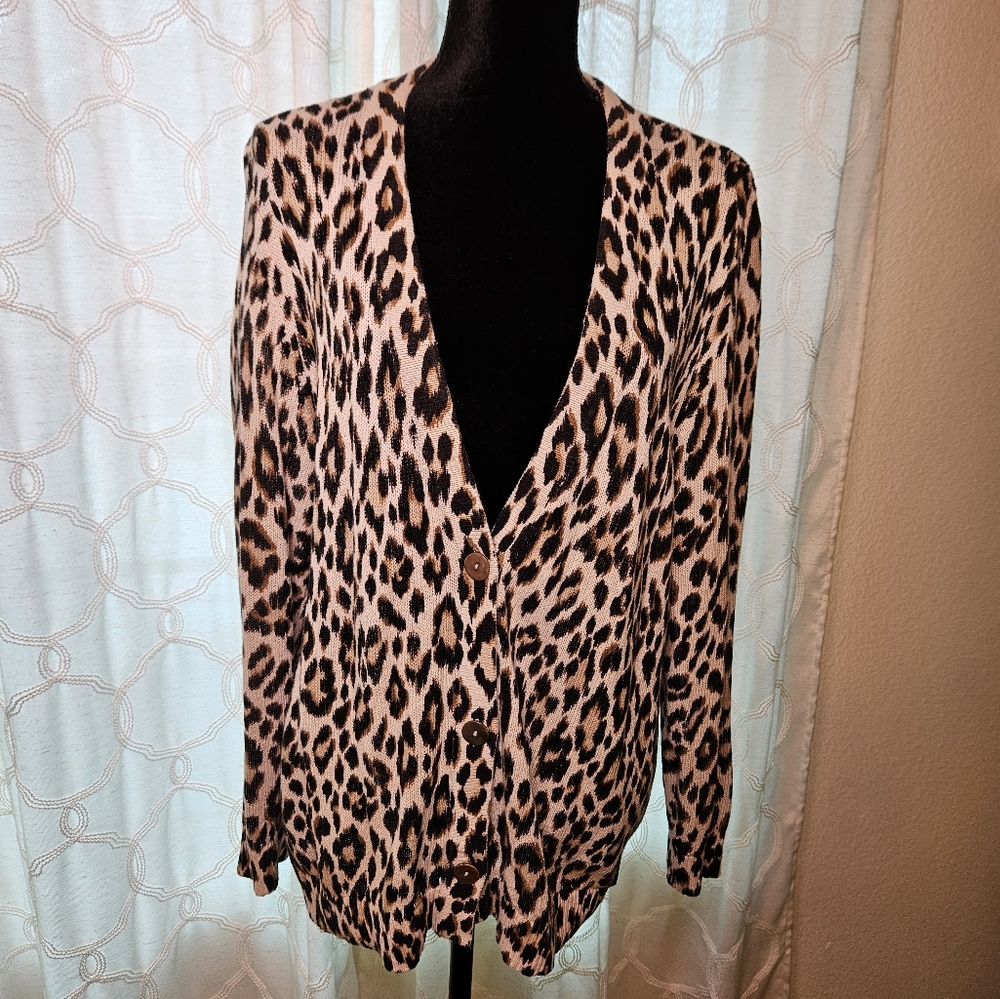 Leopard Print Cardigan Wood Buttons Chicos Size 3 (Large) So Cute!